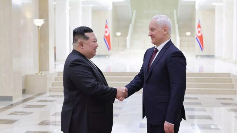 Kim Jong-un sostiene reunión con ministro de Defensa ruso 1 1159393672 0 23 1000 586 1920x0 80 0 0 e5f9f6fa96270f19e89f1b5272ac9b33.jpg