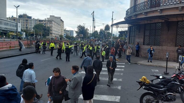 Organizaciones sociales se movilizan en Ecuador en rechazo a Daniel Noboa 1 678