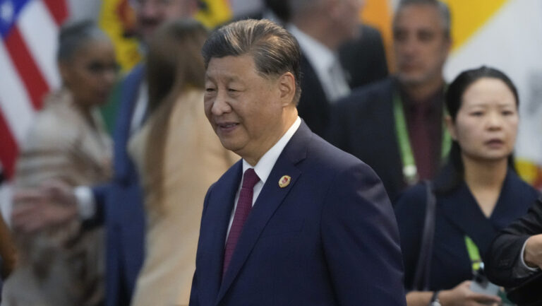 China insiste en que el uso de la IA no debe ser un privilegio exclusivo de los países ricos 1 AP