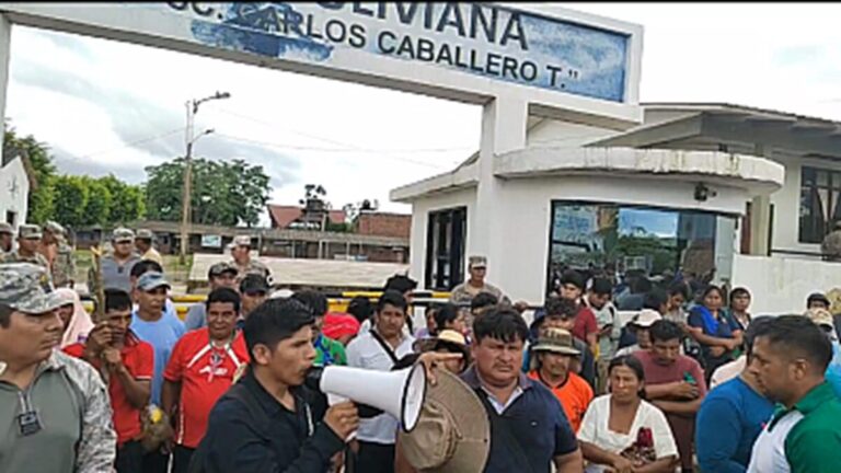 Gobierno de Bolivia denuncia que grupos armados toman unidades militares 1 BO