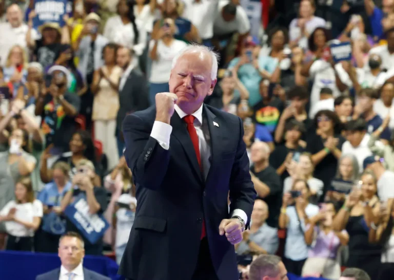 EA7082 USA 2024 ELECTION HARRIS WALZ