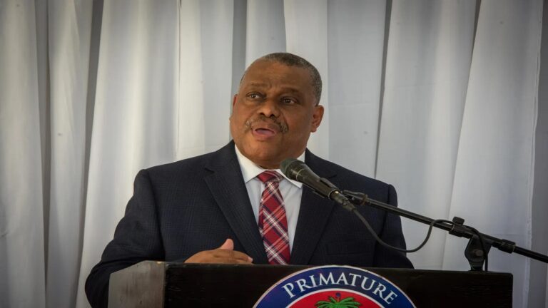 Consejo Presidencial de Haití destituye al primer ministro Garry Conille 1 Garry Conille EFE