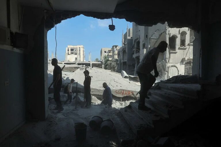 Genocidio israelí ultima a 35 palestinos con ataques aéreos 1 GcdyAfrWgAAPb0E