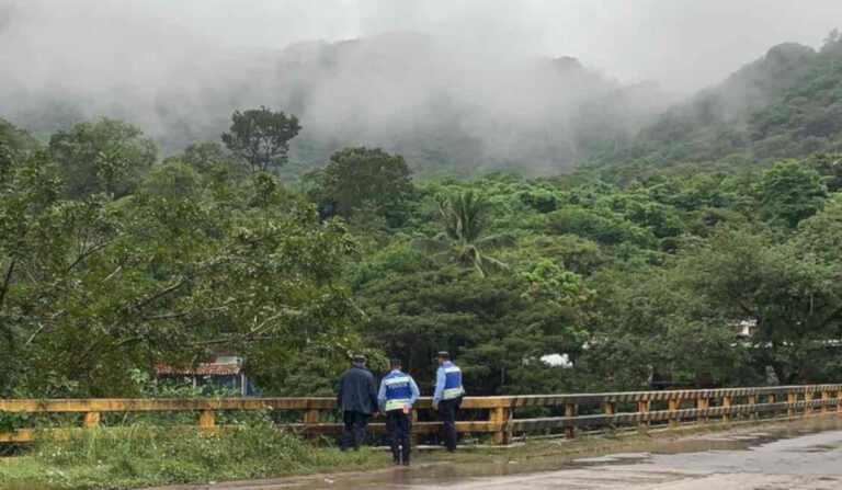 Tormenta Sara deja un fallecido en la costa atlántica de Honduras 1 Honduras Sara01