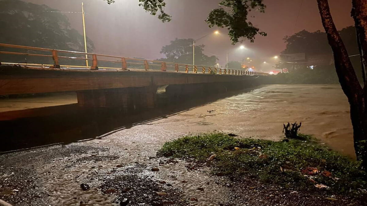 Tormenta tropical Sara toca tierra en Honduras dejando fuerte lluvias e inundaciones 8 Honduras Tormenta Sara 1