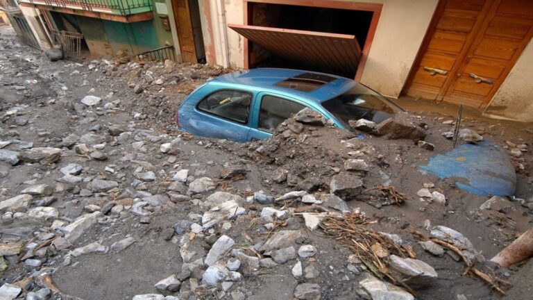 Fuertes lluvias causan inundaciones en el noreste de Sicilia, Italia 1 Italia