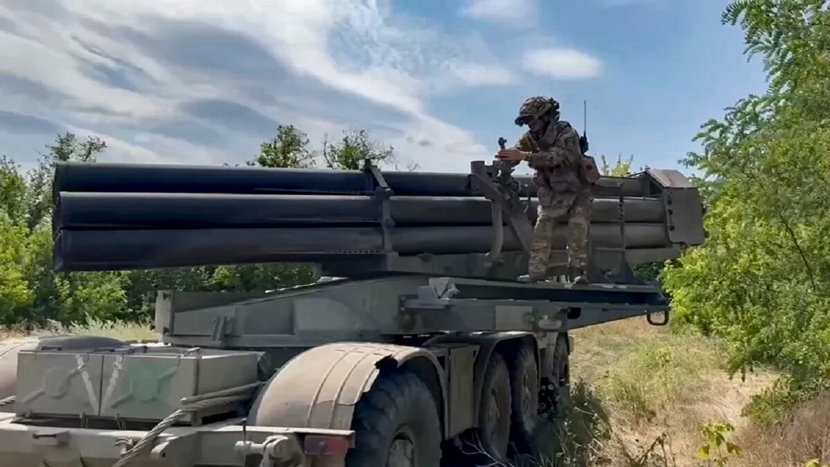 Fuerzas rusas toman control de la localidad Novoalexéevka en Donetsk 2 KURSK TANQUE 1