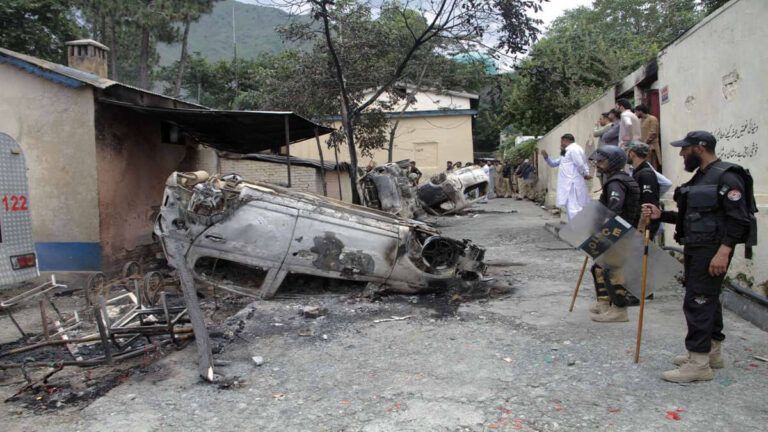 Enfrentamientos armados en Pakistán han dejado más de 80 muertos en tres días 1 Pakistan atentado