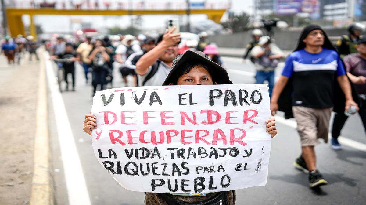 Transportistas peruanos inician paro de 72 horas ante creciente inseguridad 10 Paro en Peru EFE