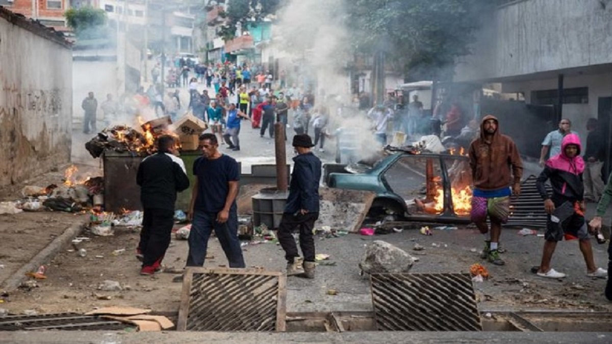Derecha extremista insiste en usar la violencia y desestabilizar a Venezuela 5 Venezuela desestabilizacion violencia postelectoral comanditos foto VTV