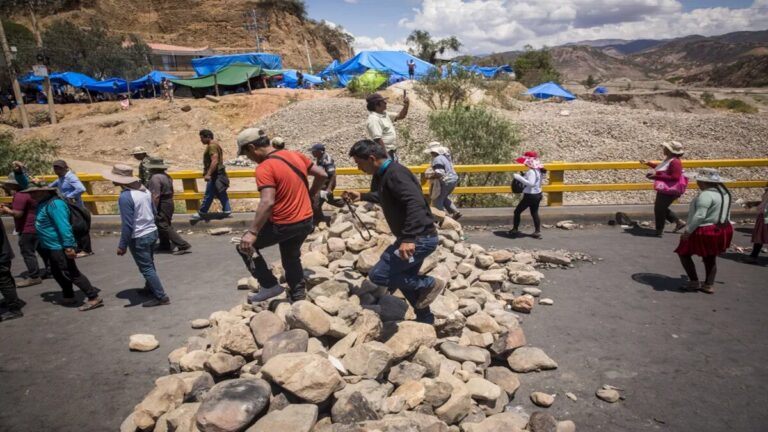 Seguidores de Evo Morales afirman que continuarán bloqueos 1 bloqueos