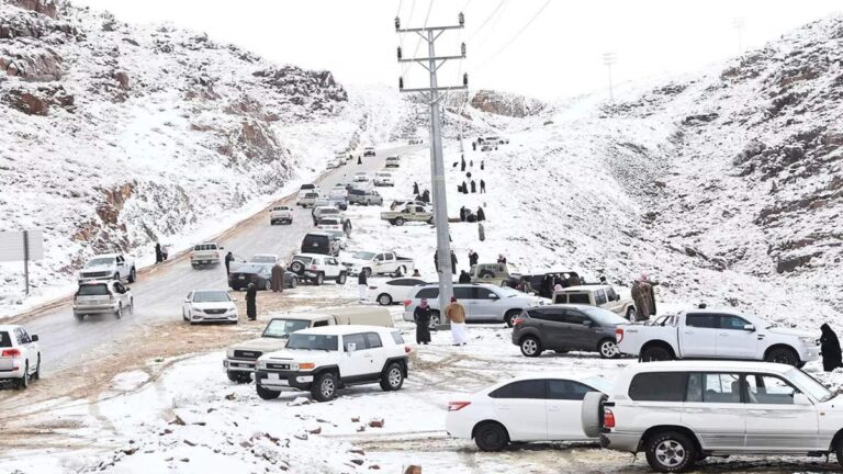 Desierto de Arabia Saudita se cubre de nieve por primera vez 1 desierto