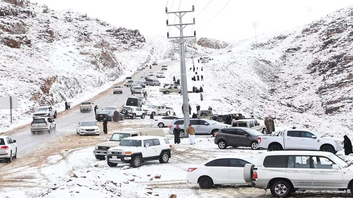 Desierto de Arabia Saudita se cubre de nieve por primera vez 2 desierto