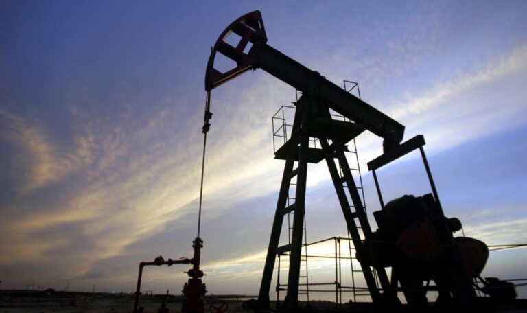 Precios del petróleo suben impulsados por agresiones israelíes 1 foto archivo pozo petroleo