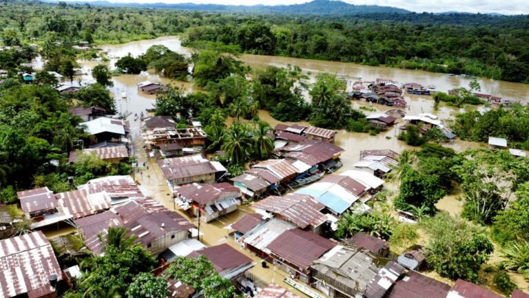 Petro declara situación de desastre nacional por fuertes lluvias en Colombia 1 inundaciones ColombiaEFE