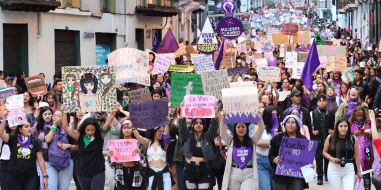 marcha mujer 1872260 20241124235451