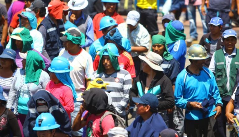 trabajadores peru