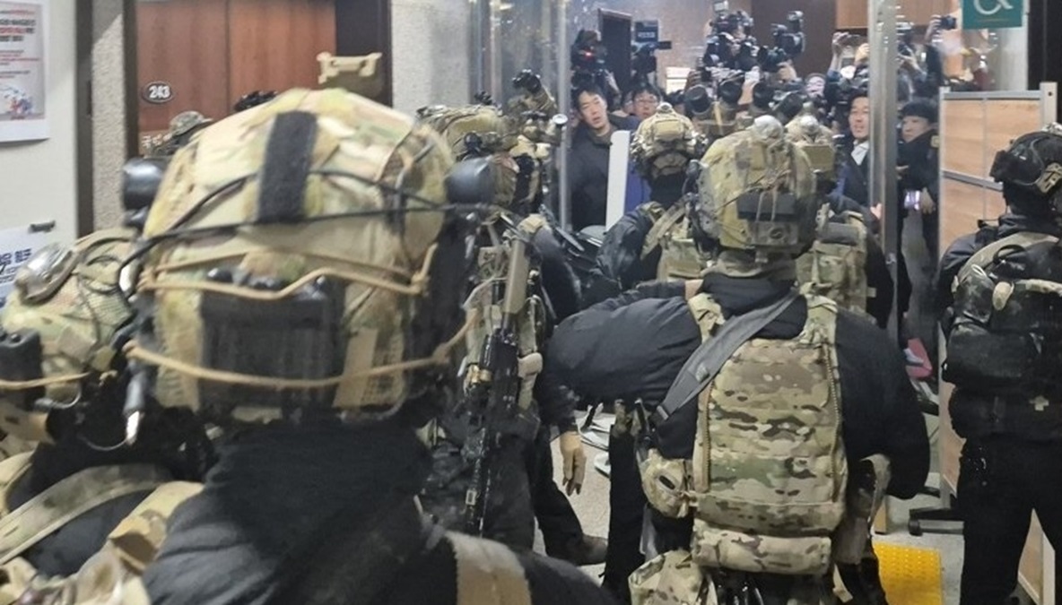 Fuerzas Armadas surcoreanas se retiran del Parlamento 4 AKR20241204007700001 02 i P4