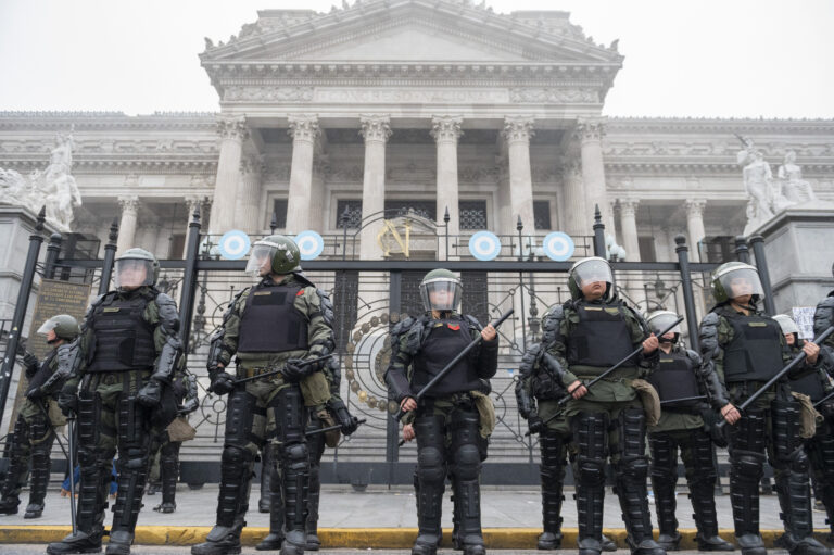 Informe teleSUR: Miedo y represión, el método de Milei para contener la protesta 1 DSC 2551