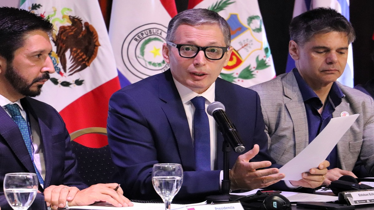 Fernando Gray asume la presidencia de la red regional Mercociudades 2 GeH0SRXXAAAclp9