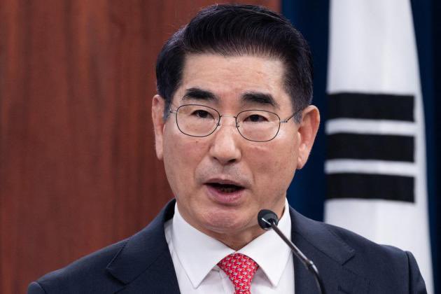 Arrestan a exministro de Defensa de Corea del Sur 8 GePDWhhX0AAcrN2