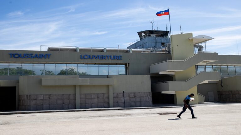 Aeropuerto internacional de Haití reanuda sus operaciones comerciales 1 Haití Aeropuerto Internacional Puerto Príncipe Foto Efe