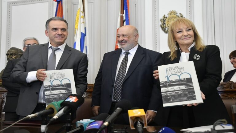 Corte Electoral proclama a Yamandú Orsi como presidente electo de Uruguay 1 Orsi