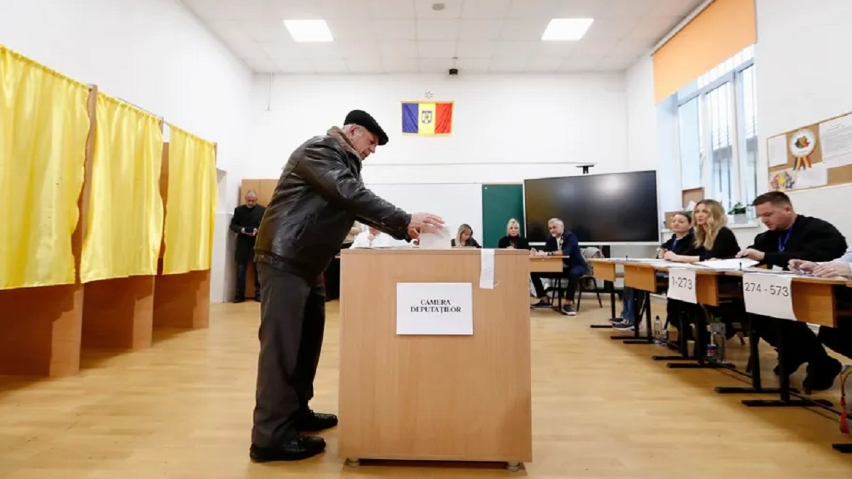 Anulan primera vuelta de elecciones en Rumanía en medio de histeria antirrusa 5 Rumania primera vuelta elecciones generales foto EFE