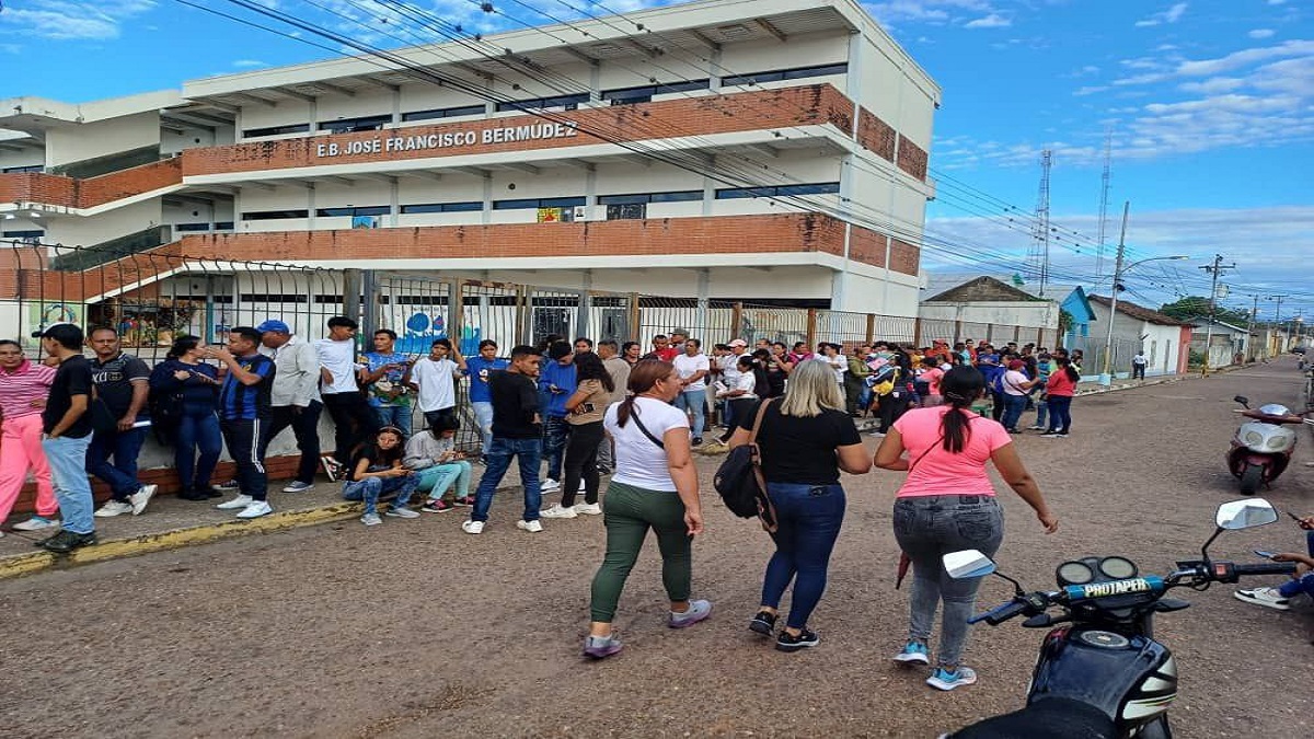 Pueblo de Venezuela participa de manera masiva en inédita elección de jueces de paz 7 Venezuela Elección Jueces De Paz Foto Radio Miraflores