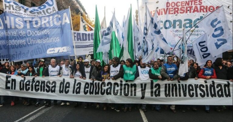 Universidades argentinas se manifiestan contra la crisis salarial 1 aL HjnD