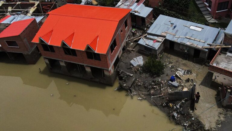 Las fuertes precipitaciones en Bolivia provocan 14 fallecidos 1 bol