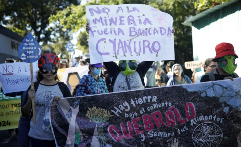 Pese a rechazo popular, aprueban Ley de explotación metálica en El Salvador 1 el salvador mineria protestas01