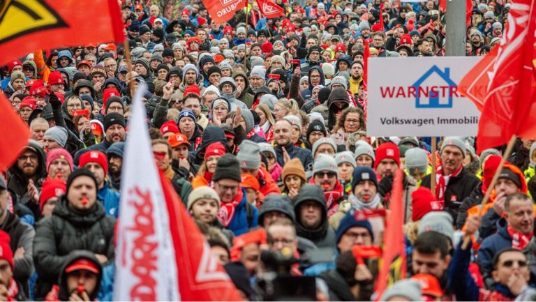 Trabajadores del sindicato IG Metall de Volkswagen realizan huelga en Alemania 1 estafador