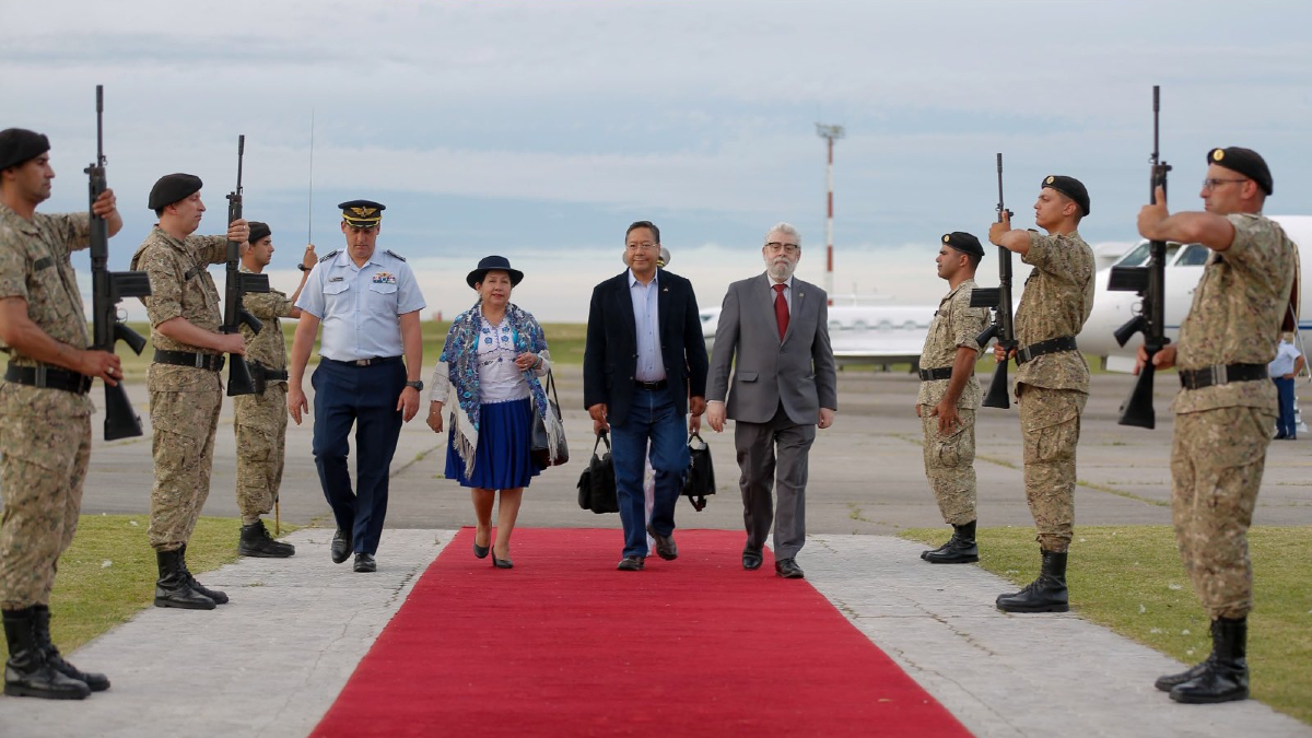 Presidente de Bolivia llega a Uruguay para cumbre de Mercosur 7 image 5
