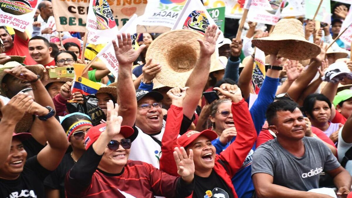 Venezolanos respaldan al presidente Nicolás Maduro durante conmemoración de Batalla de Santa Inés 9 madurooo
