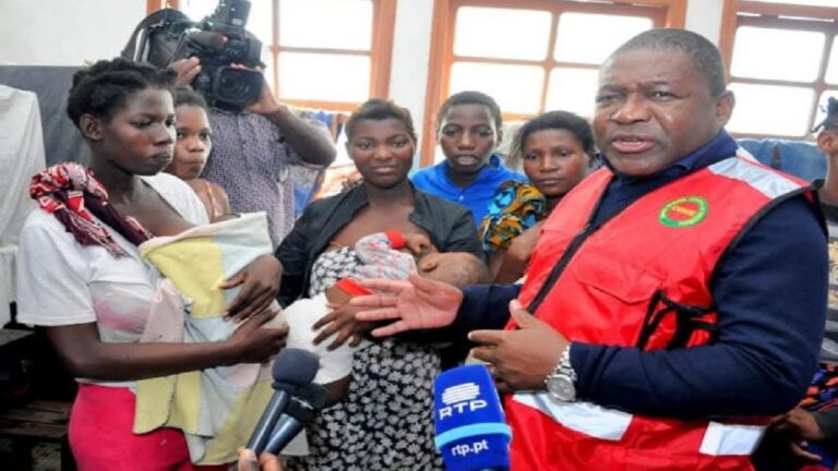 Presidente de Mozambique visita a afectados por el ciclón Chido 1 mozambique presidente filipe nyusi visita afectados ciclon chido foto agencia nacional de noticias