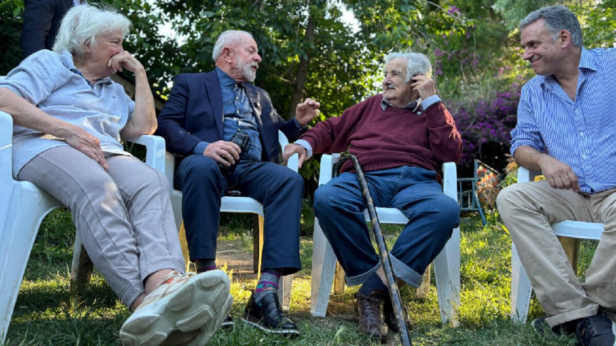 Líderes latinoamericanos condecoran al expresidente uruguayo Pepe Mujica 5 mpp