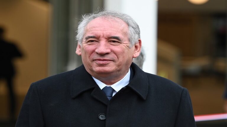 Izquierda francesa presentará moción de censura contra nuevo primer ministro François Bayrou 1 France Government Macron