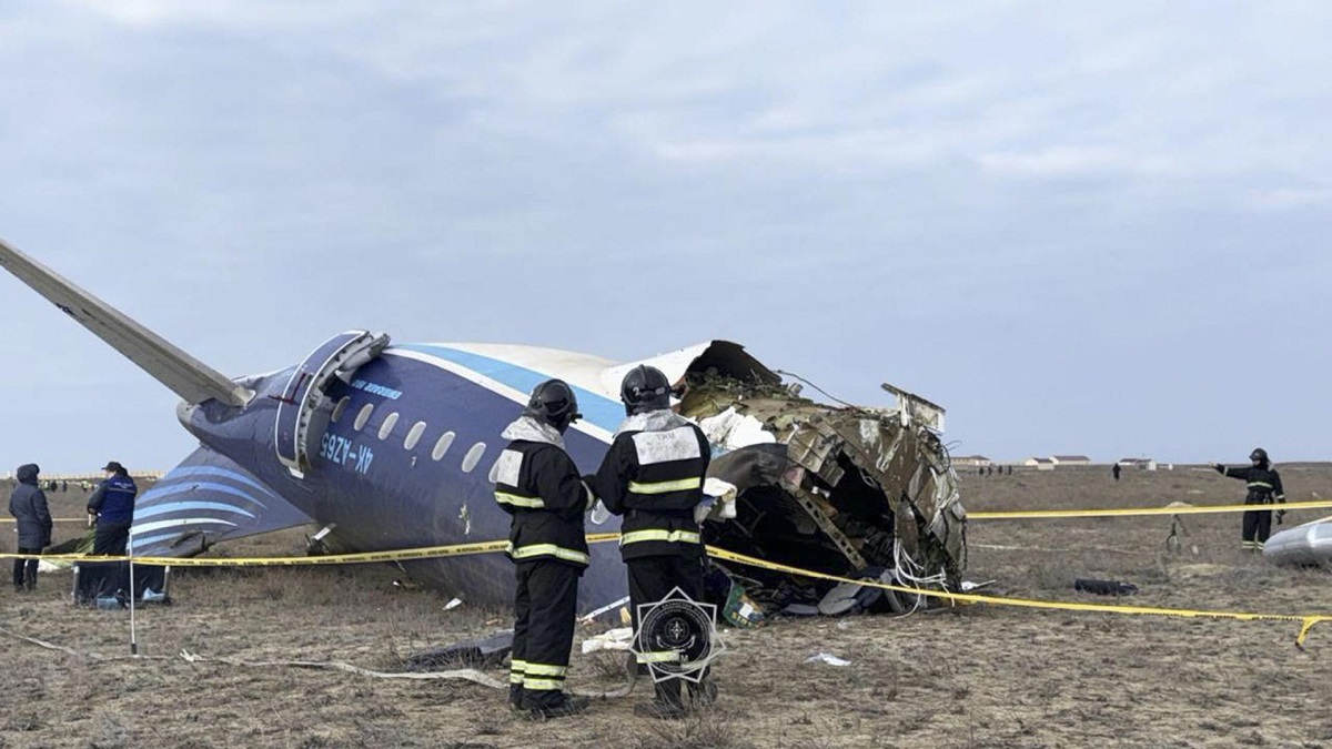 Azerbaiyán decreta jornada de duelo tras accidente de un vuelo en Aktau, Kazajistán 5 por