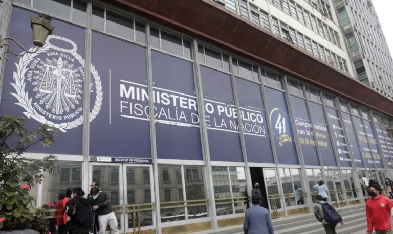 Fiscalía interviene oficinas del Congreso de Perú por presunta red de prostitución 1 000904863w