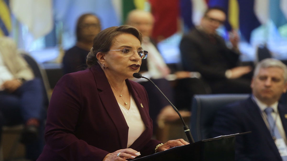 Honduras convoca reunión urgente de la Celac sobre migración y DD.HH. mientras EE.UU. criminaliza a migrantes 8 8022459613001