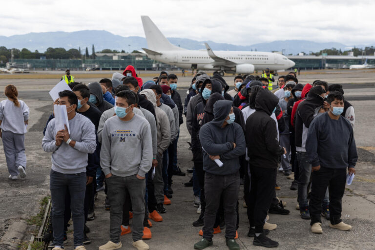 Secretaría de Gobernación mexicana desmiente supuesta prohibición para sobrevuelo de avión militar de EE. UU. 1 8022525233001w