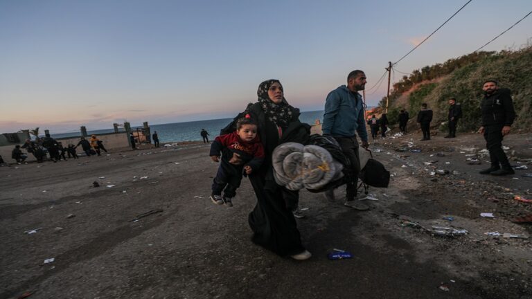 Persiste violencia en Gaza pese a tregua: Civiles palestinos sufren ataques y desplazamientos 1 887dfb6e1845b618a90ad2b0a0ea61a482512a18