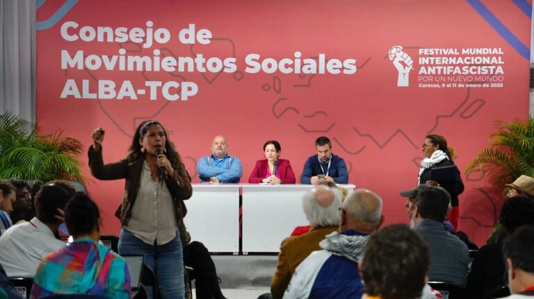 Sesiona Consejo de Movimientos Sociales ALBA-TCP en Festival Mundial Antifascista de Caracas 1 alba 11ene