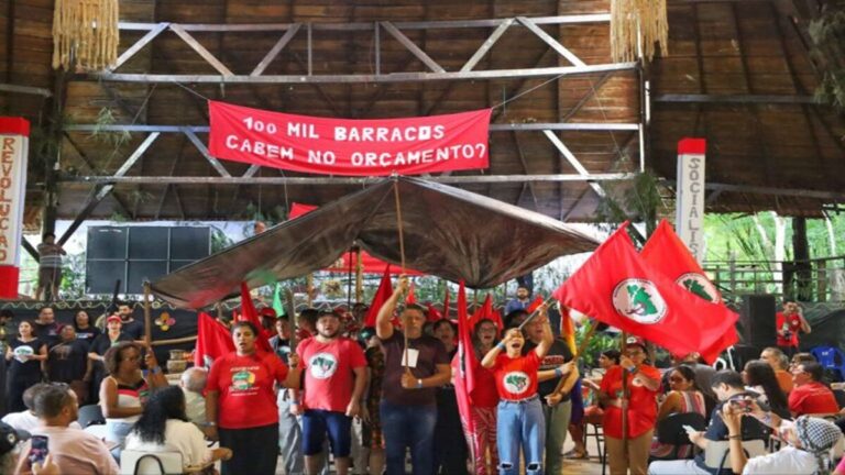 Movimiento Sin Tierra de Brasil exige obtención de reconocimiento de tierras de 100.000 familias 1 b