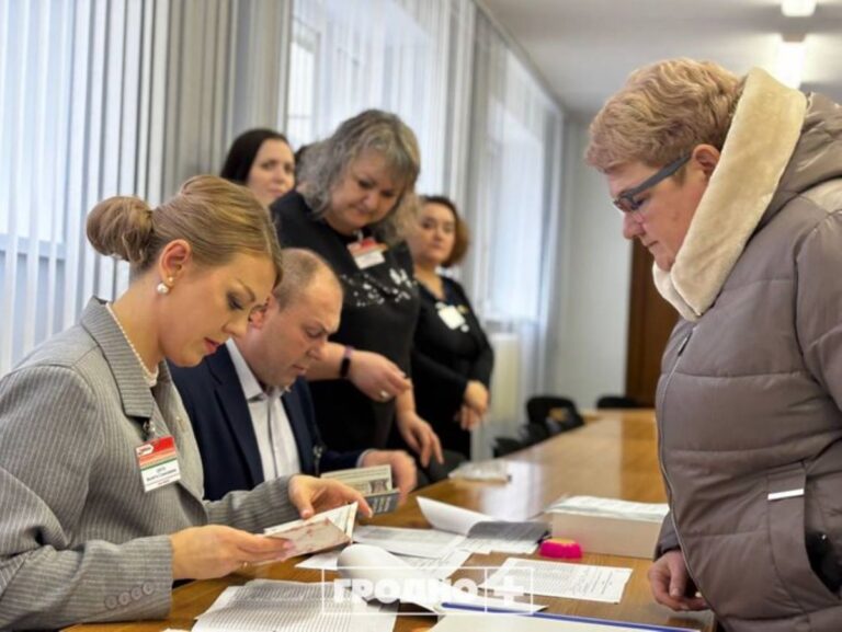 Elecciones presidenciales de Belarús transcurren con tranquilidad 1 belarus