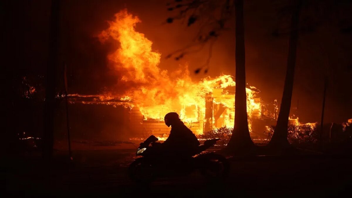 Incendios forestales sin control dejan dos muertos en el sur de California, EE.UU. 8 california