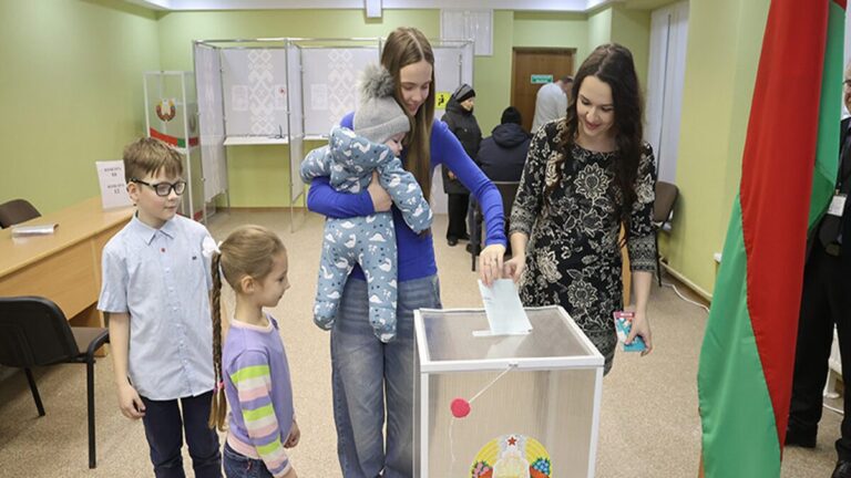 Comienza la votación anticipada en las elecciones presidenciales en Belarús 1 captura de pantalla 2025 01 21 082202