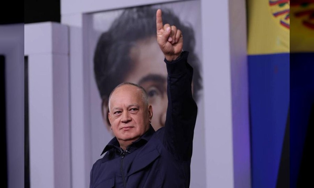 Venezuela detiene a agente del FBI y revela nexos con Enrique Márquez en actos terroristas 6 con el mazo dando