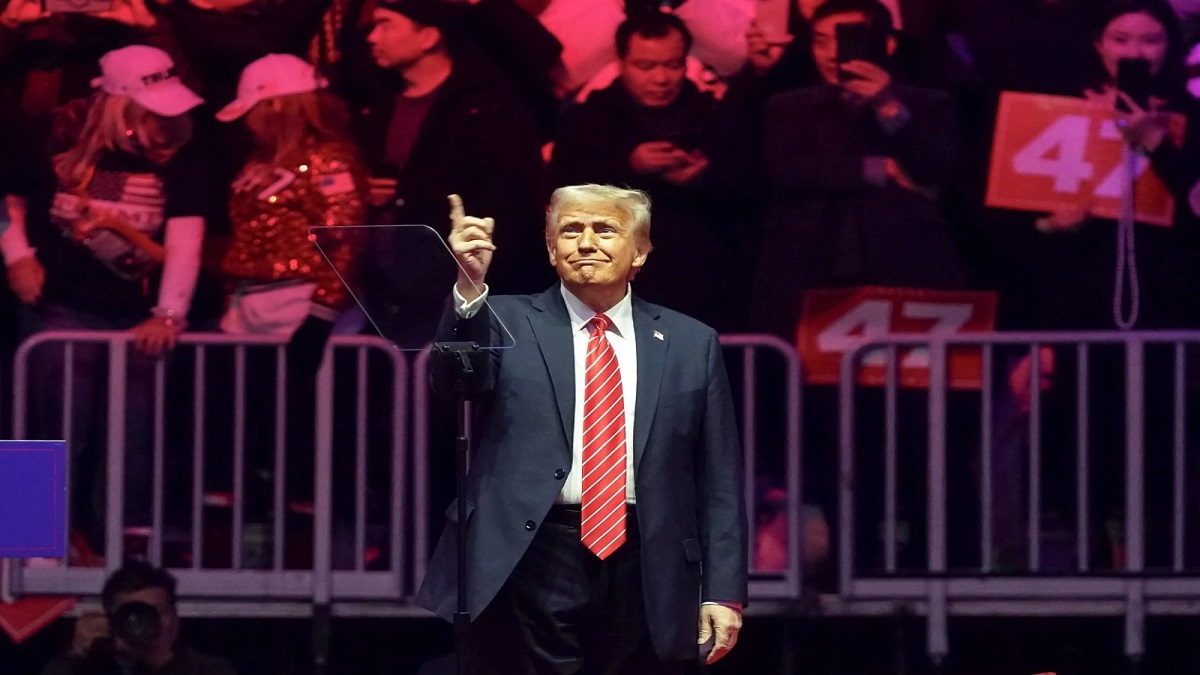 Trump esboza sus órdenes ejecutivas y prioridades políticas en un mitin previo a la investidura 4 donald trump presidente electo eeuu foto efe